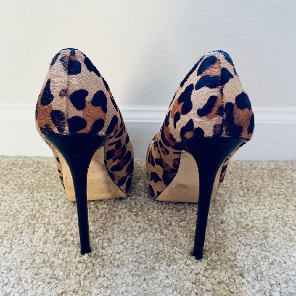 Shoes - Picture 2 of 4